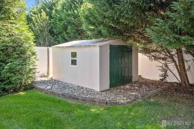 12 Ellingham Avenue, Monroe, NJ 08831
