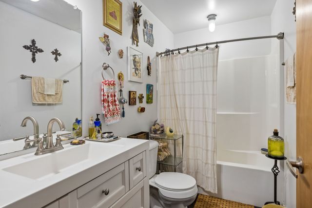 704 Taylor St Apt 202, Nashville, TN 37208