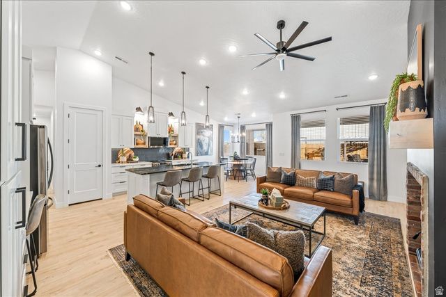 498 S 75 E, Enterprise, UT 84725