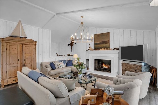 328 Harbor Drive, West Union, SC 29696