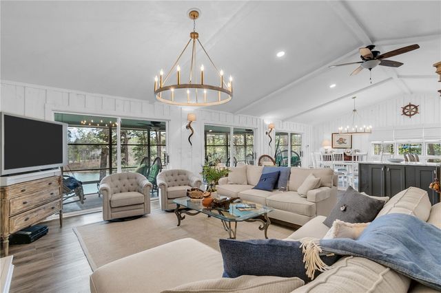 328 Harbor Drive, West Union, SC 29696