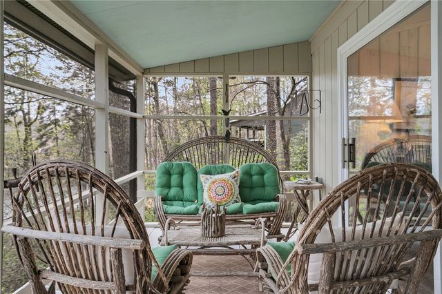 328 Harbor Drive, West Union, SC 29696
