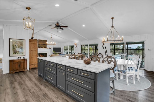 328 Harbor Drive, West Union, SC 29696