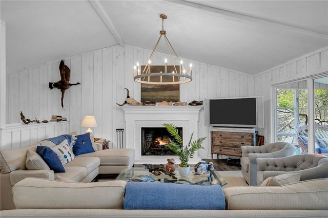 328 Harbor Drive, West Union, SC 29696