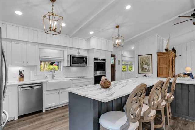 328 Harbor Drive, West Union, SC 29696