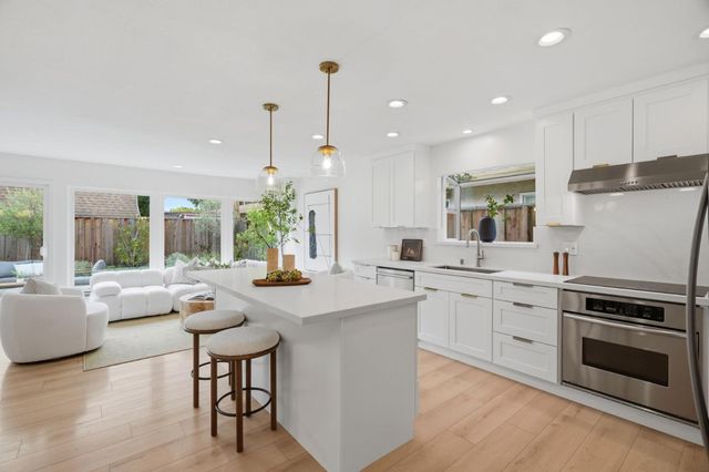 918 Mangrove Avenue, Sunnyvale, CA 94086