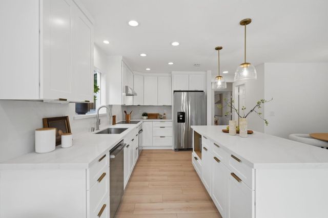 918 Mangrove Avenue, Sunnyvale, CA 94086
