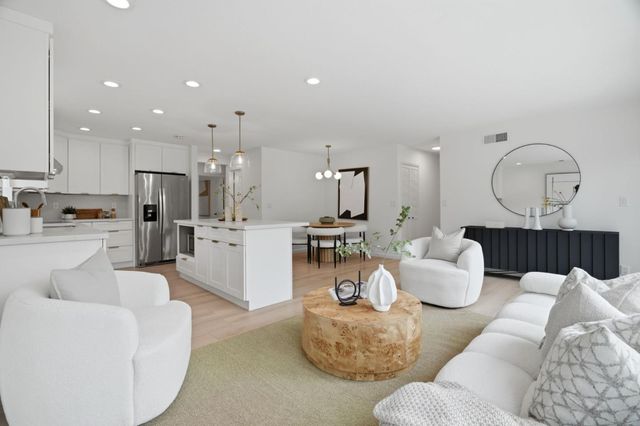 918 Mangrove Avenue, Sunnyvale, CA 94086