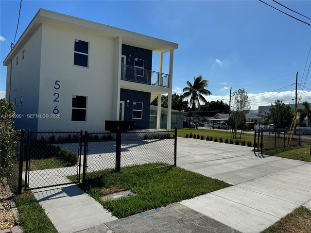 526 NW 6th B, Hallandale Beach, FL 33009