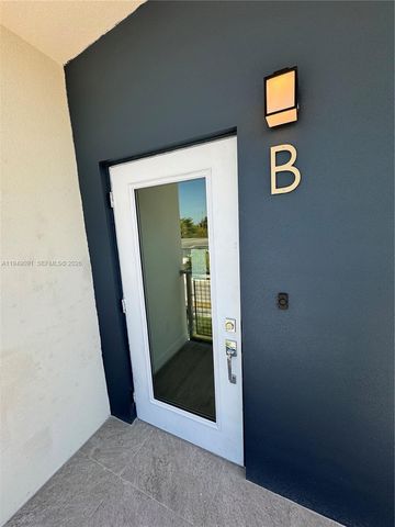 526 NW 6th B, Hallandale Beach, FL 33009