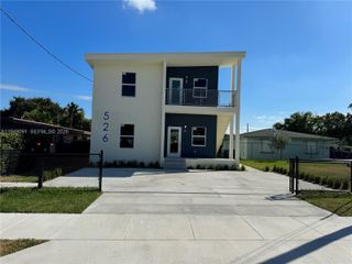 526 NW 6th B, Hallandale Beach, FL 33009
