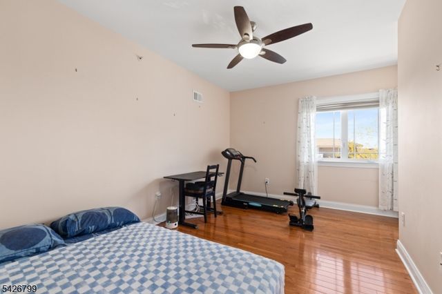 43 Manchester Ct, Kinnelon Boro, NJ 07405