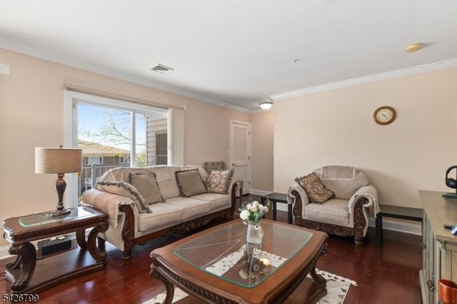 43 Manchester Ct, Kinnelon Boro, NJ 07405