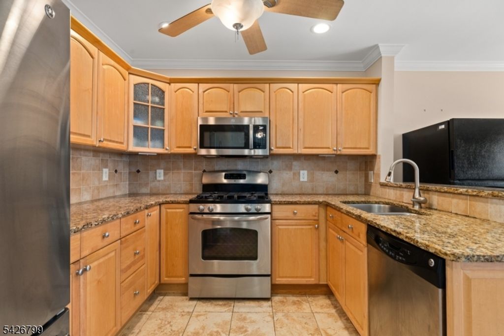 43 Manchester Ct, Kinnelon Boro, NJ 07405 — photo 3