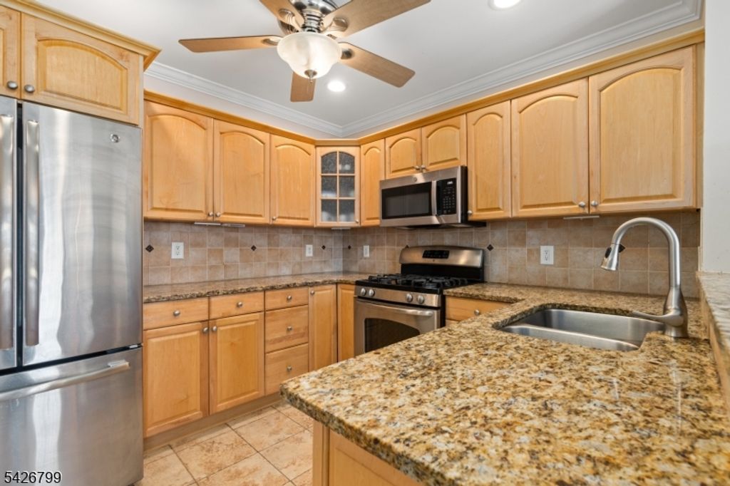 43 Manchester Ct, Kinnelon Boro, NJ 07405 — photo 4