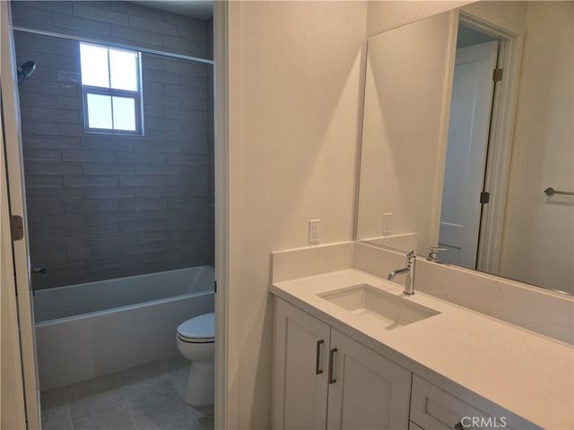 211 Maricopa, Irvine, CA 92618