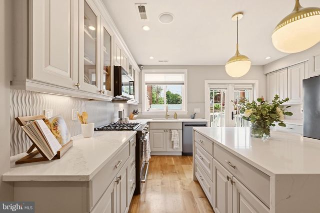 5117 4TH ST NW, Washington, DC 20011