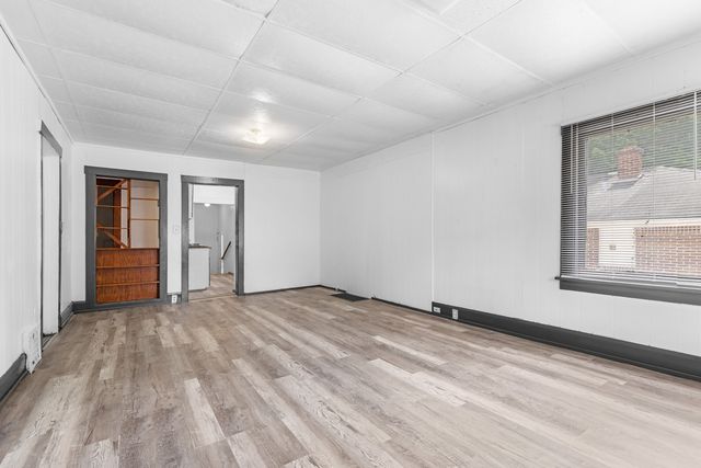 617 N Central Avenue, Rockford, IL 61101