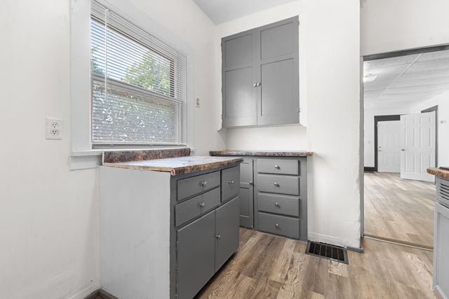 617 N Central Avenue, Rockford, IL 61101