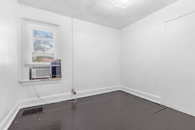 617 N Central Avenue, Rockford, IL 61101