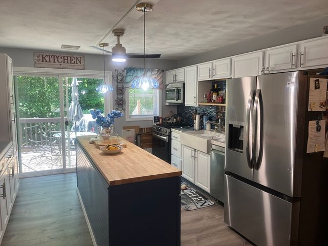 793 Montgomery, Fall River, MA 02720