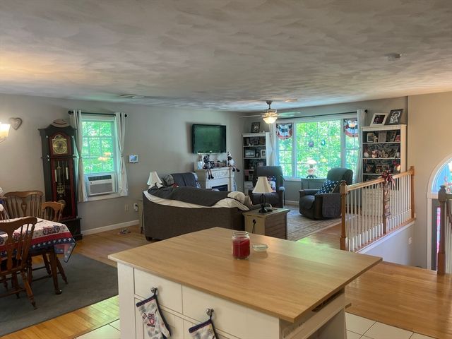 793 Montgomery, Fall River, MA 02720