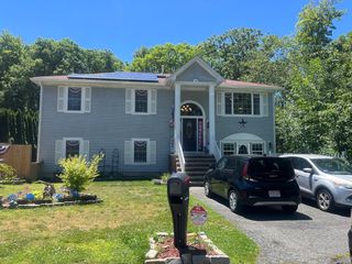 793 Montgomery, Fall River, MA 02720