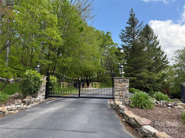 44 Fox Paw Lane, Banner Elk, NC 28604
