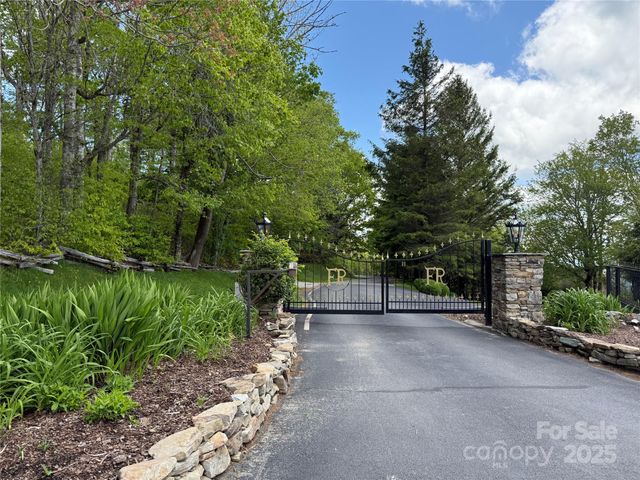 44 Fox Paw Lane, Banner Elk, NC 28604