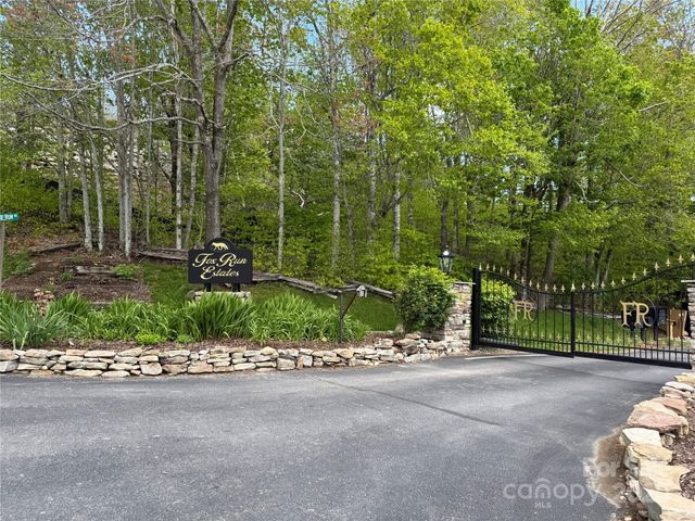44 Fox Paw Lane, Banner Elk, NC 28604