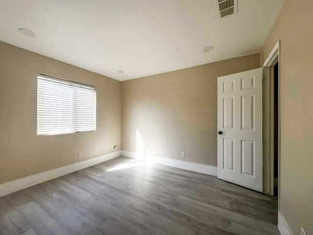 5691 W Santa Ana Avenue, Fresno, CA 93722