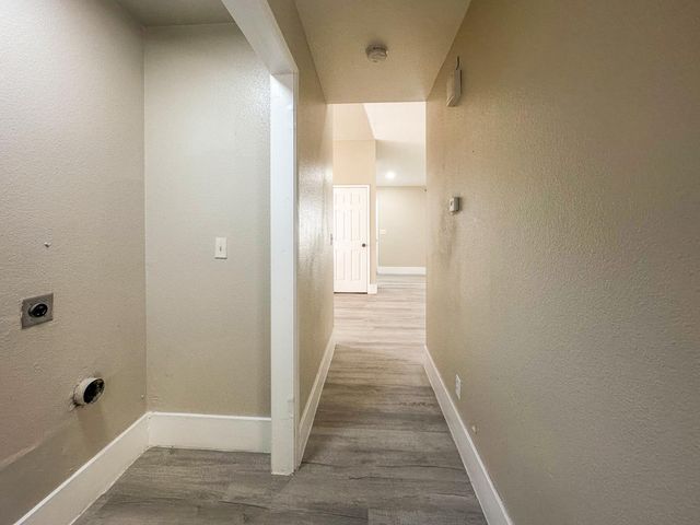 5691 W Santa Ana Avenue, Fresno, CA 93722