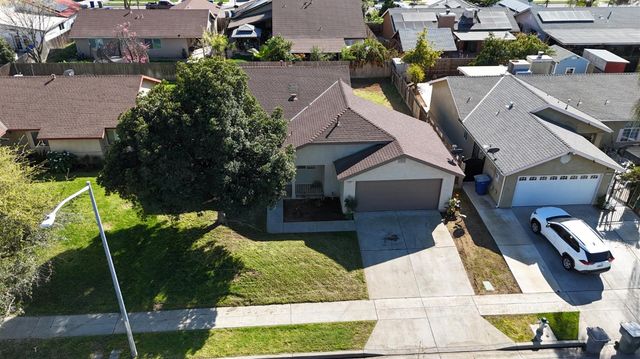 5691 W Santa Ana Avenue, Fresno, CA 93722