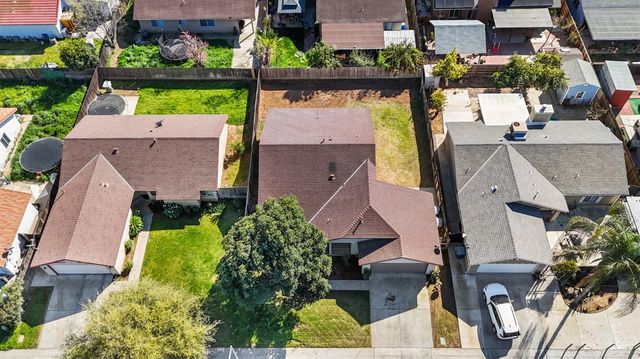 5691 W Santa Ana Avenue, Fresno, CA 93722