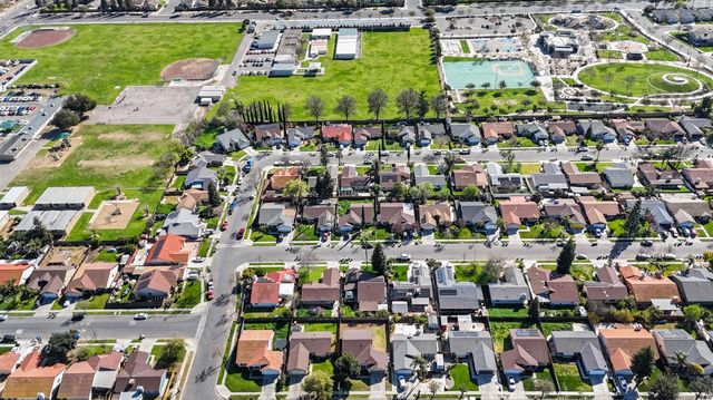 5691 W Santa Ana Avenue, Fresno, CA 93722