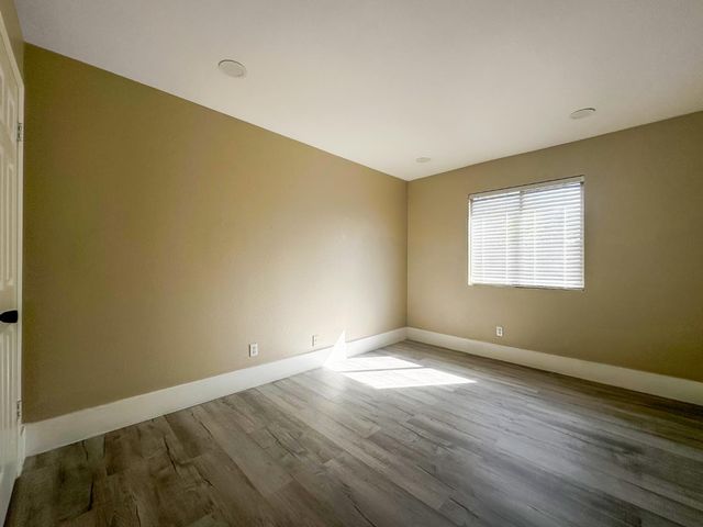 5691 W Santa Ana Avenue, Fresno, CA 93722