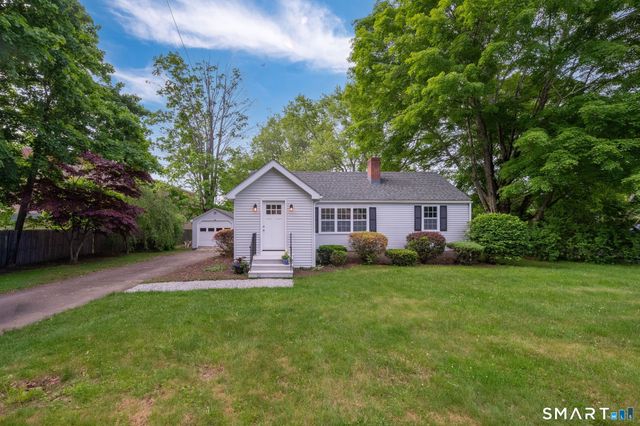26 Ninety Rod Road, Clinton, CT 06413