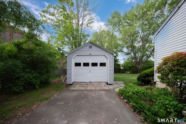 26 Ninety Rod Road, Clinton, CT 06413