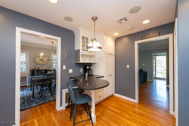 32 Yale St, Maplewood Twp., NJ 07040