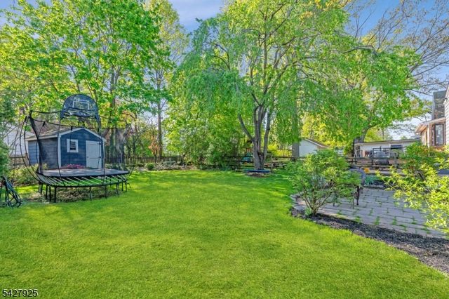 32 Yale St, Maplewood Twp., NJ 07040