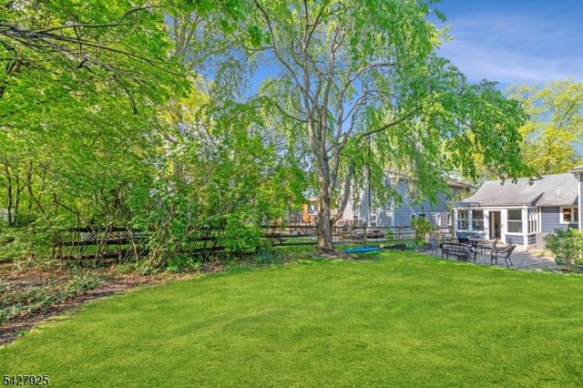 32 Yale St, Maplewood Twp., NJ 07040