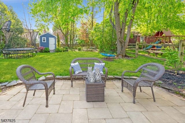 32 Yale St, Maplewood Twp., NJ 07040