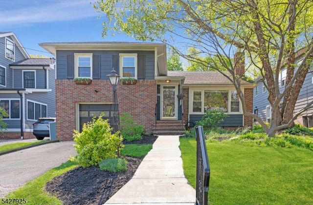 32 Yale St, Maplewood Twp., NJ 07040