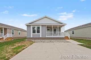 1283 E Ellis Road 41, Norton Shores, MI 49441