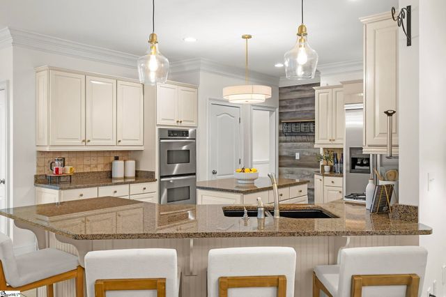 24 Appian Circle, Simpsonville, SC 29681