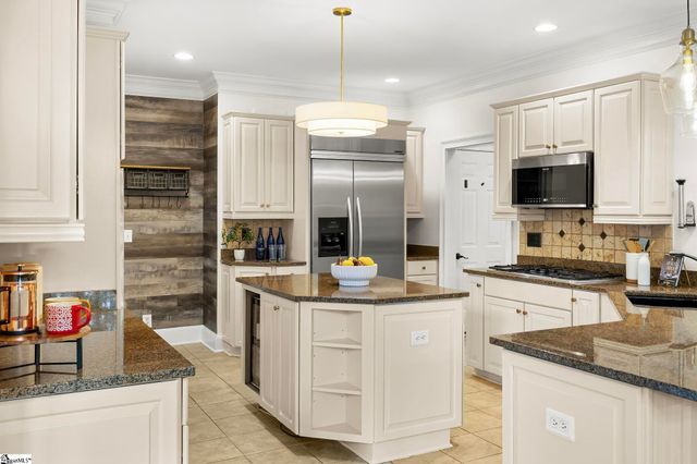 24 Appian Circle, Simpsonville, SC 29681