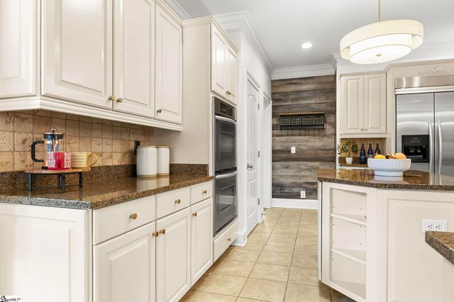 24 Appian Circle, Simpsonville, SC 29681