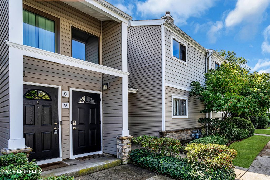 9 Gloria Court, Tinton Falls, NJ 07724