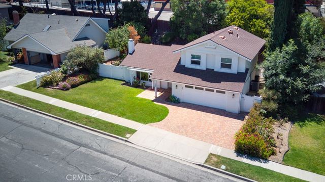 135 Lupe Avenue, Newbury Park, CA 91320