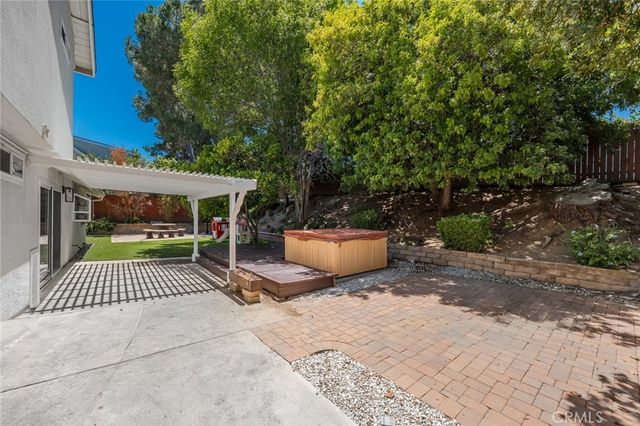 135 Lupe Avenue, Newbury Park, CA 91320